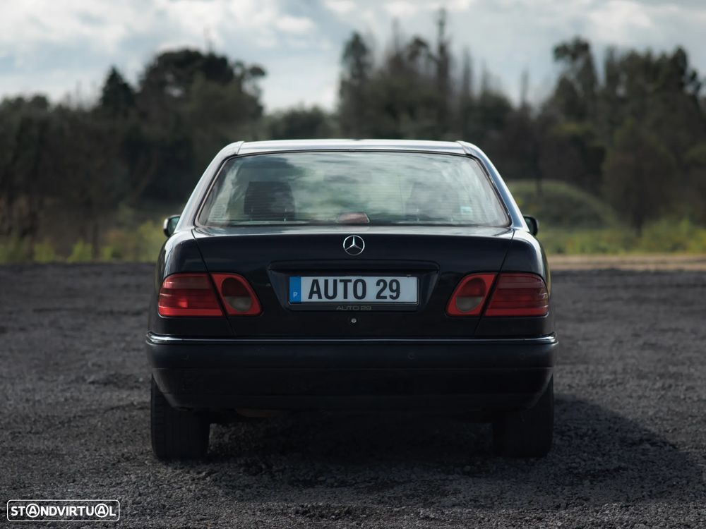 Mercedes-Benz E 300 - 2