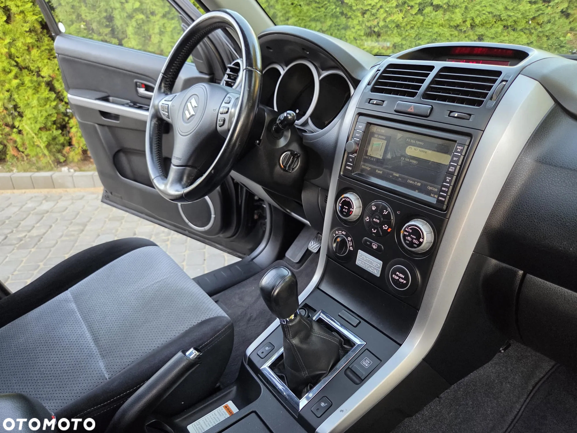 Suzuki Grand Vitara 2.0 De luxe - 16