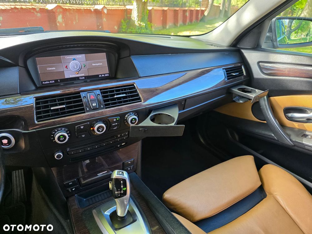 BMW Seria 5 535d - 24