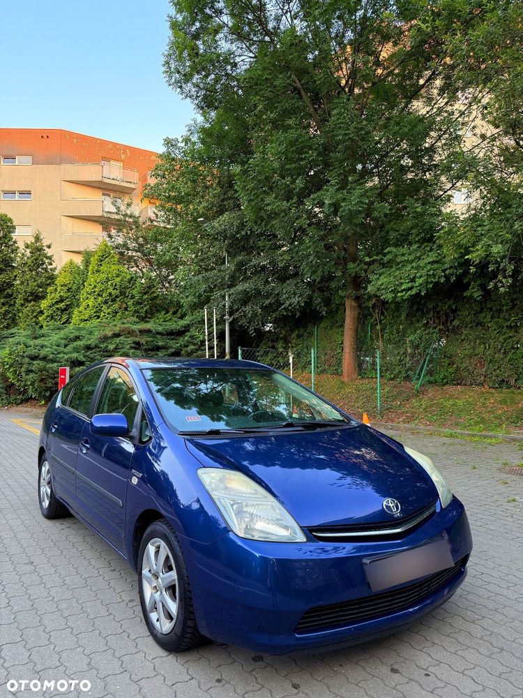 Toyota Prius - 3