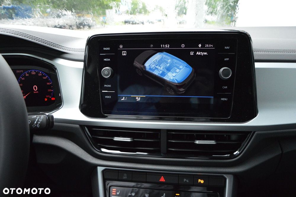 Volkswagen T-Roc - 17