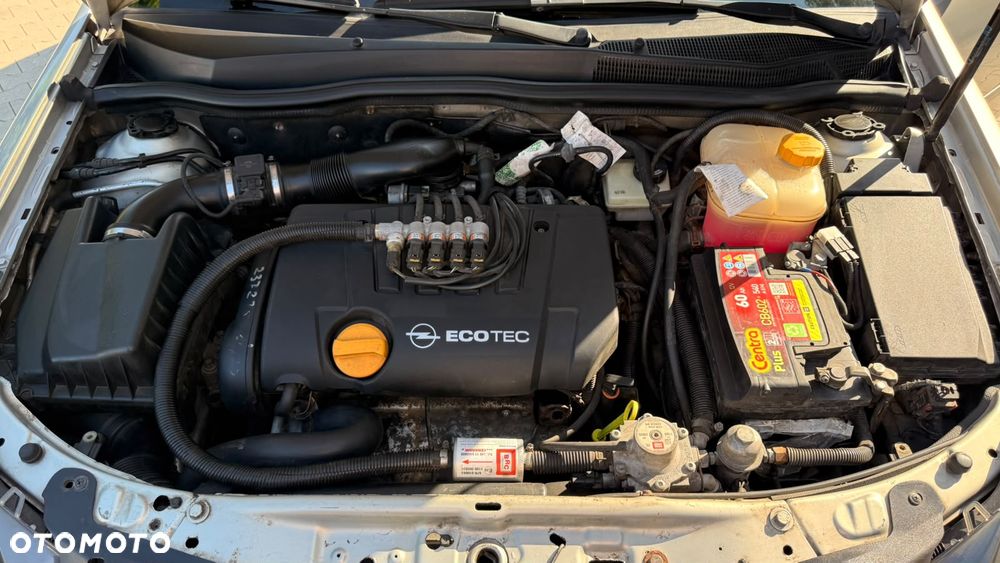 Opel Astra 1.8 Sport - 36