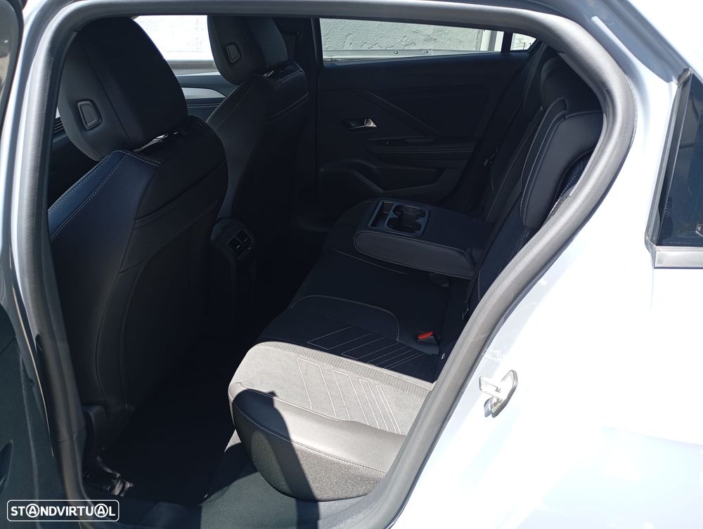 Opel Astra 1.2 T Hybrid GS eDCT - 10
