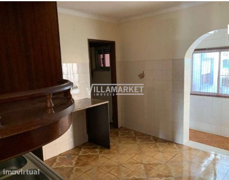 Apartamento T2 da banca situado no 1º andar de uma moradia bifamiliar - Grande imagem: 4/12