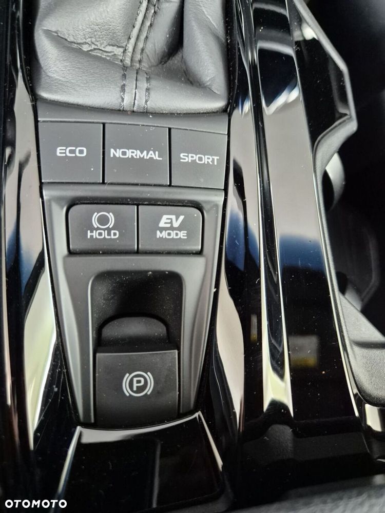 Toyota Camry - 32