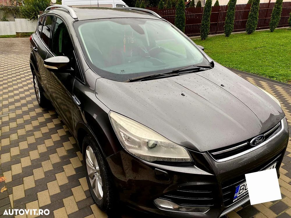 Ford Kuga 2.0 TDCi 4WD Powershift Titanium - 4