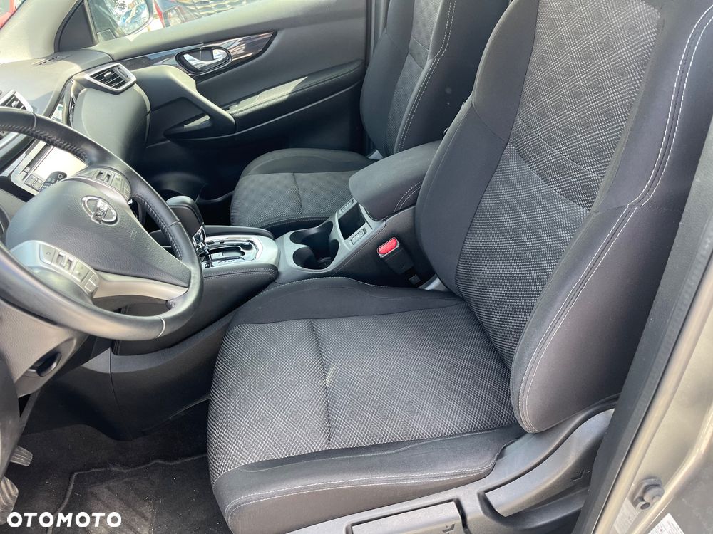 Nissan Qashqai 1.2 DIG-T Xtronic ACENTA - 6