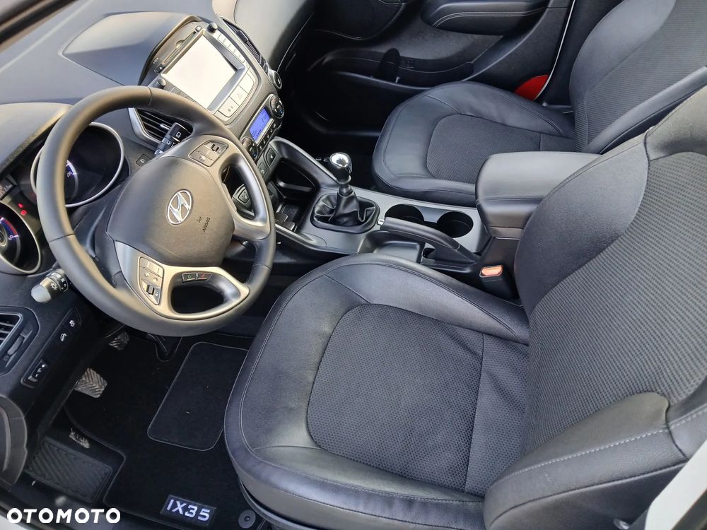 Hyundai ix35 1.7 CRDi 2WD blue Finale Gold - 7