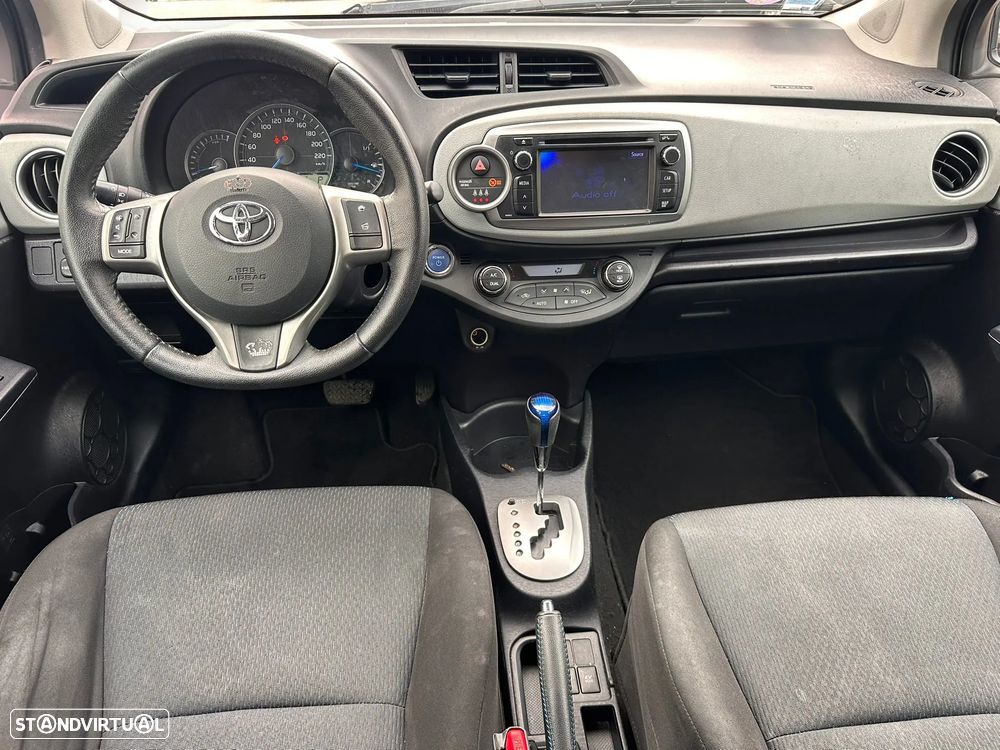 Toyota Yaris Hybrid 1.5 Cx Automática de 2013 para peças - 13