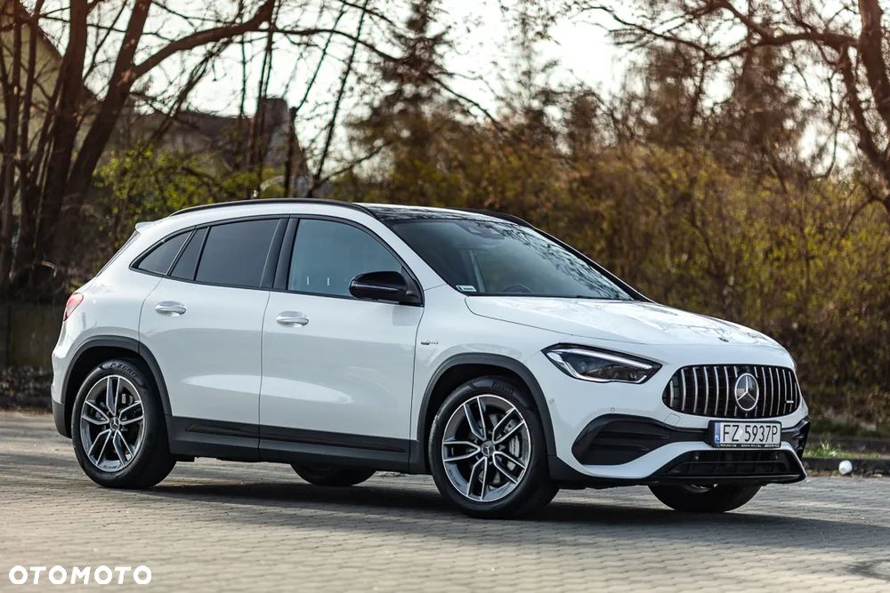 Mercedes-Benz GLA - 9