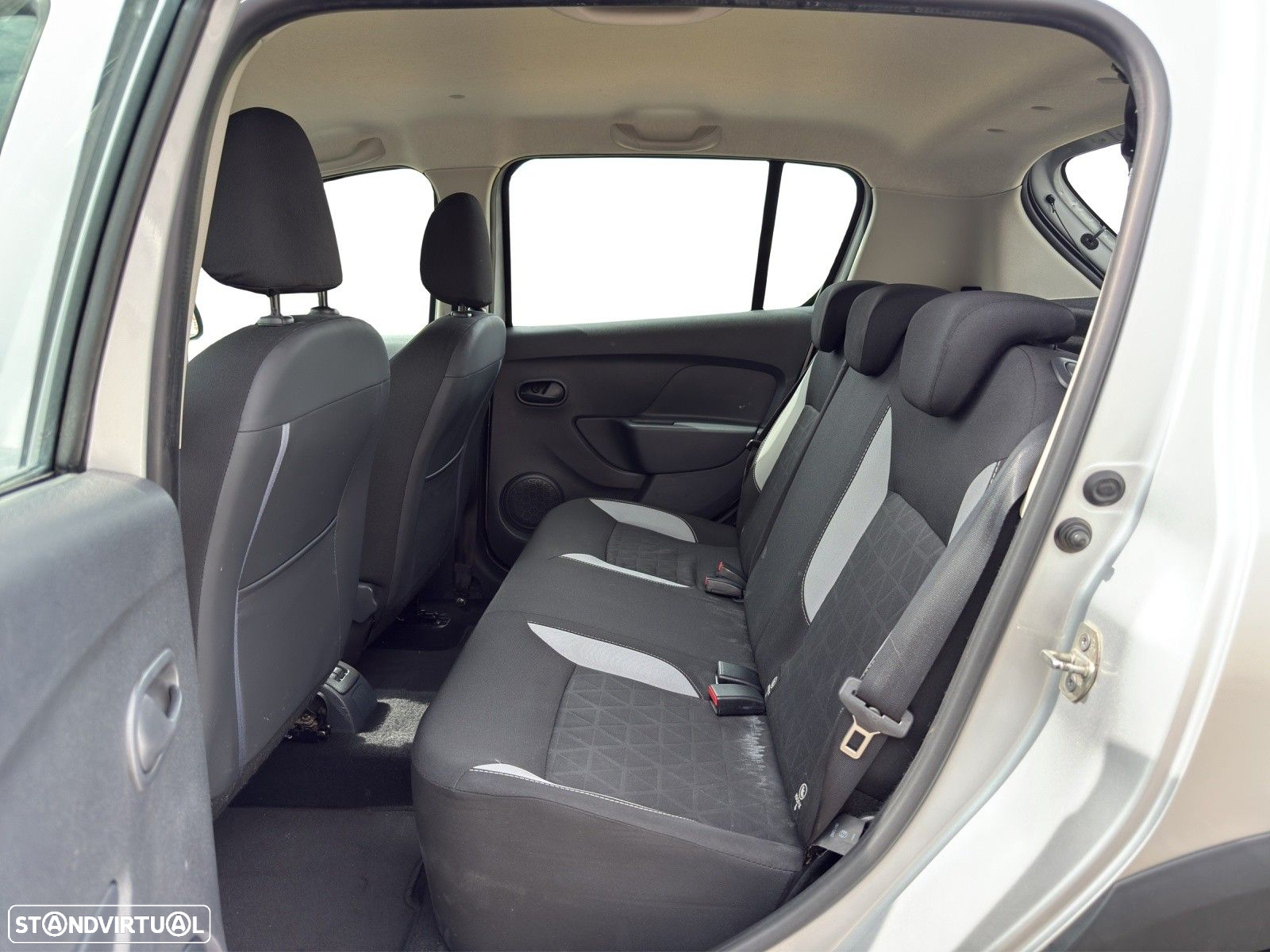 Dacia Sandero 0.9 TCe Stepway - 12