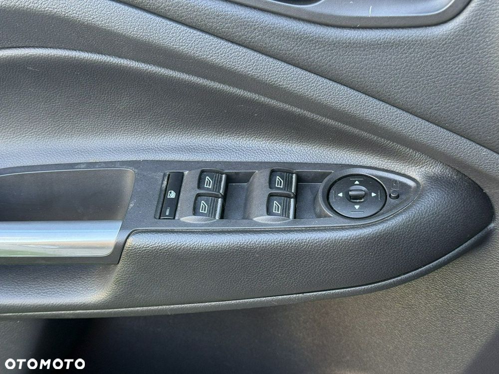 Ford Kuga - 26