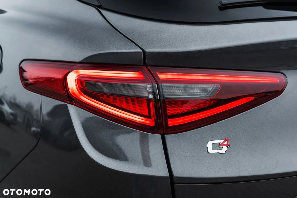 Alfa Romeo Stelvio 2.0 Turbo Sprint Q4 - 9