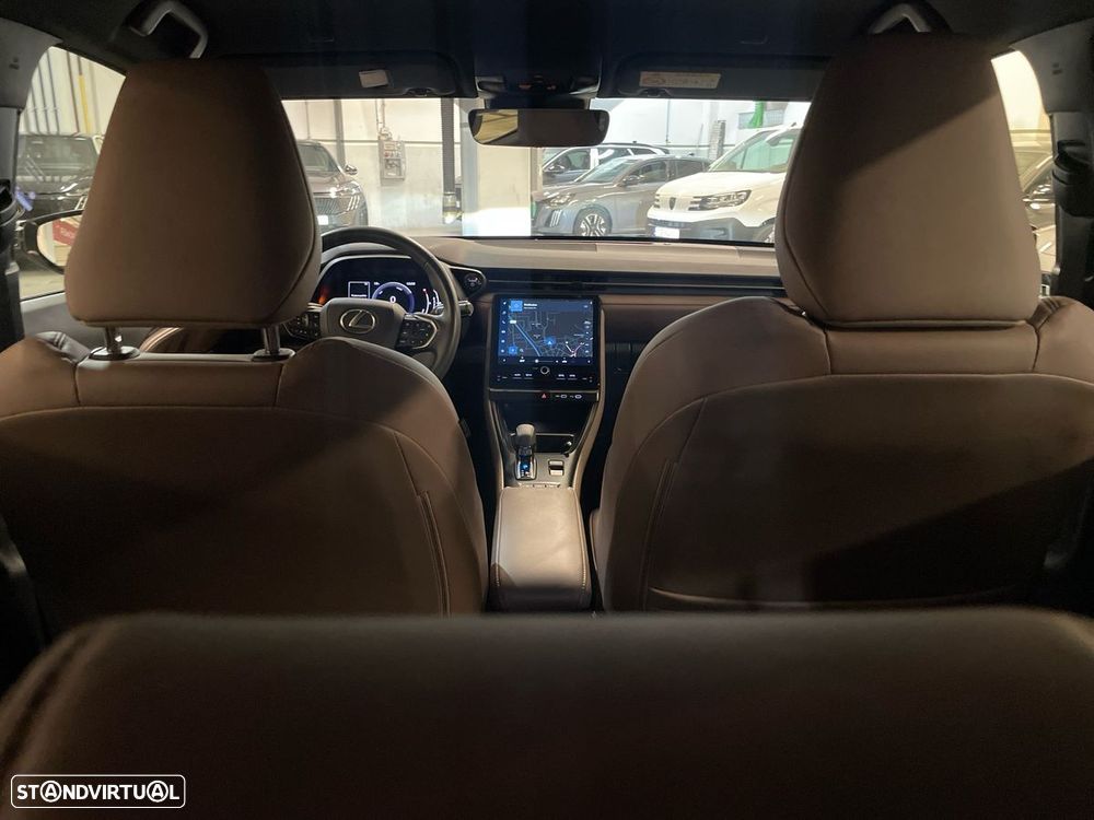 Lexus LBX Elegant - 27