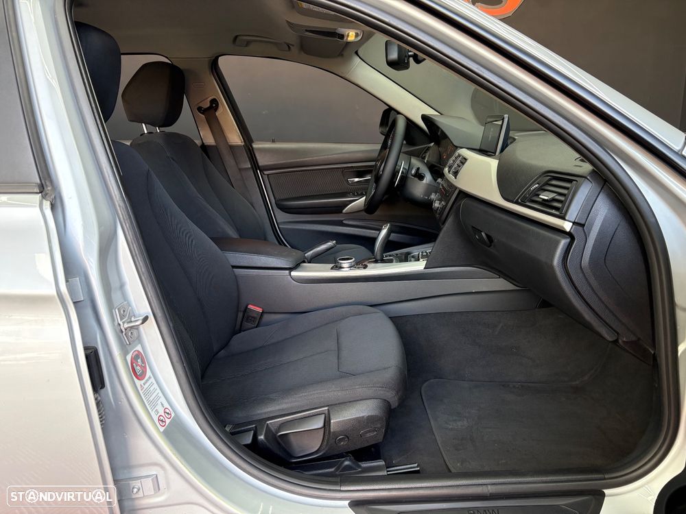 BMW 320 d Touring Aut. Sport Line - 43