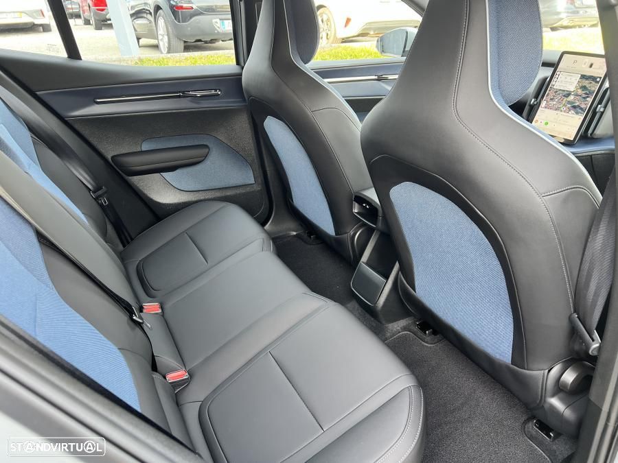 Volvo EX30 69 kWh Single Motor Extended Range Core - 26