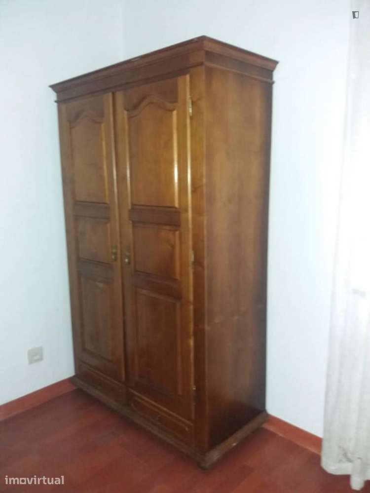 Quarto - localizado em Paranhos Porto - Grande imagem: 5/11