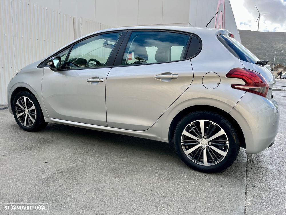 Peugeot 208 1.2 PureTech Allure - 24