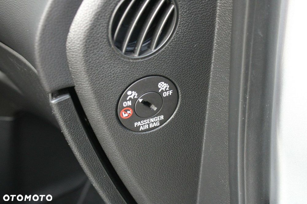Opel Zafira - 26