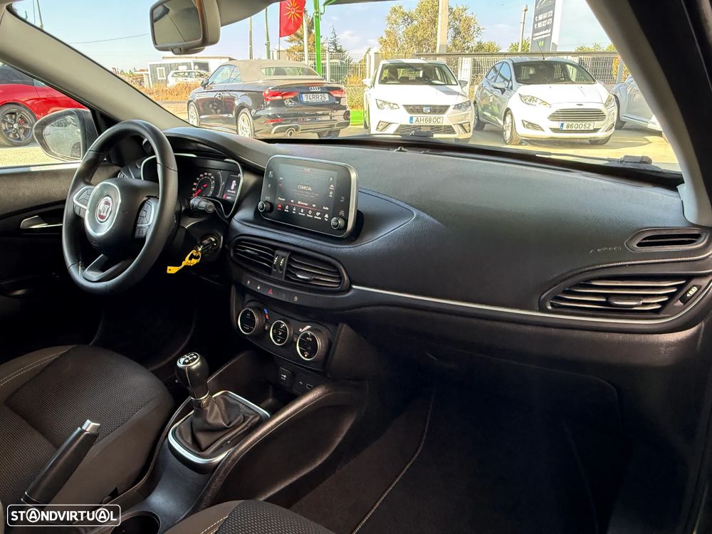 Fiat Tipo Station Wagon 1.3 M-Jet Lounge Tech - 21