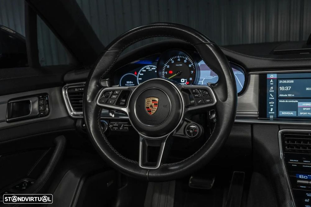 Porsche Panamera 4 E-Hybrid - 10