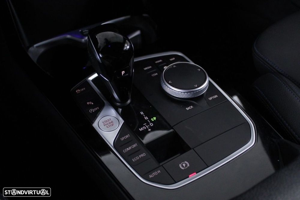 BMW 116 d Pack Desportivo M Auto - 34