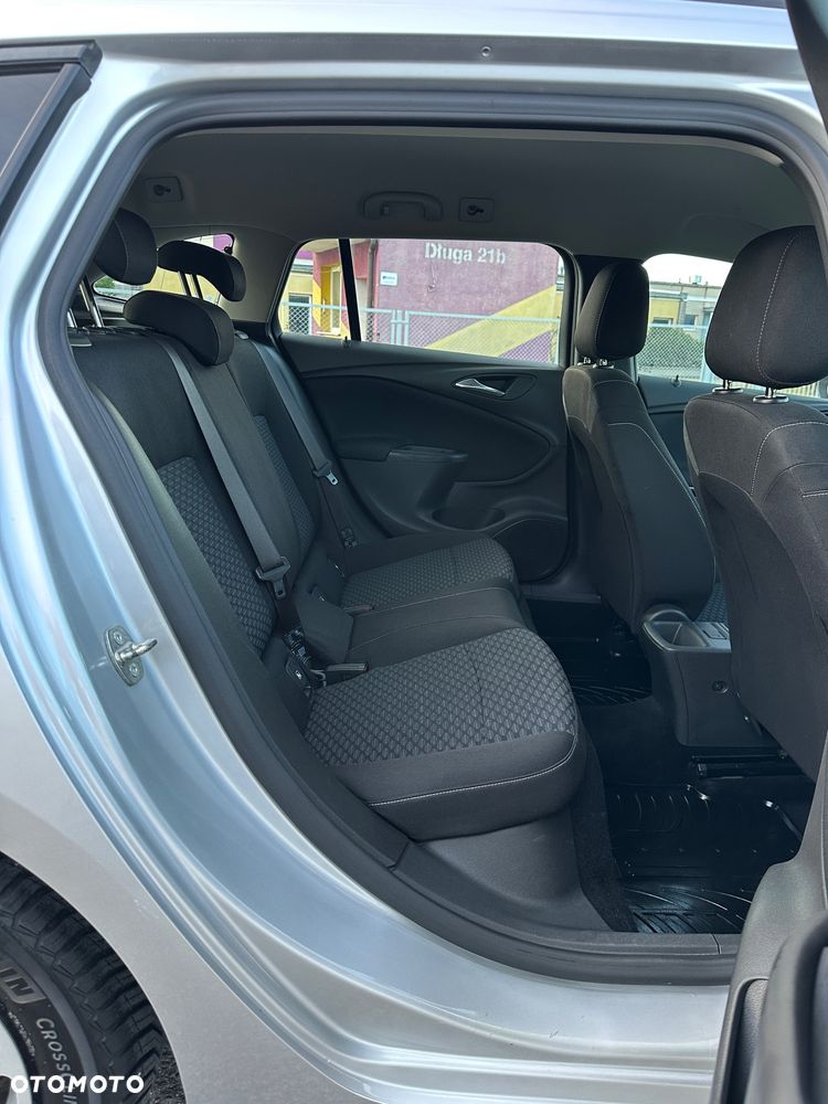 Opel Astra 1.6 CDTI Sport - 32