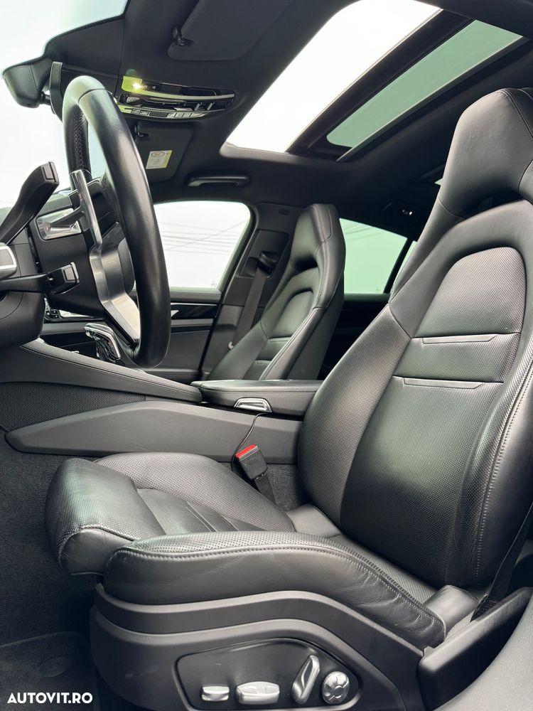 Porsche Panamera 4 E-Hybrid - 7