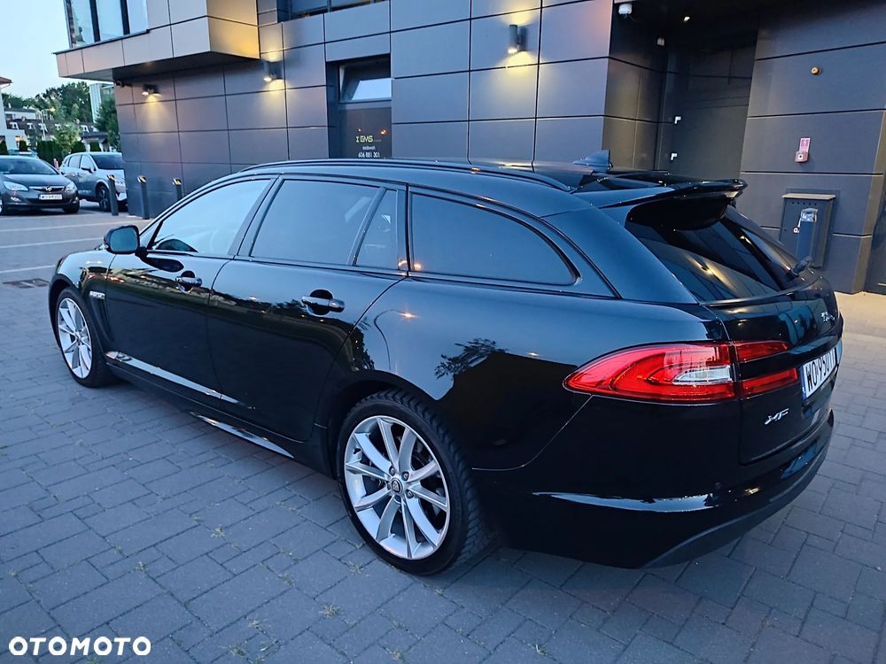 Jaguar XF 2.2 D R-Sport - 4