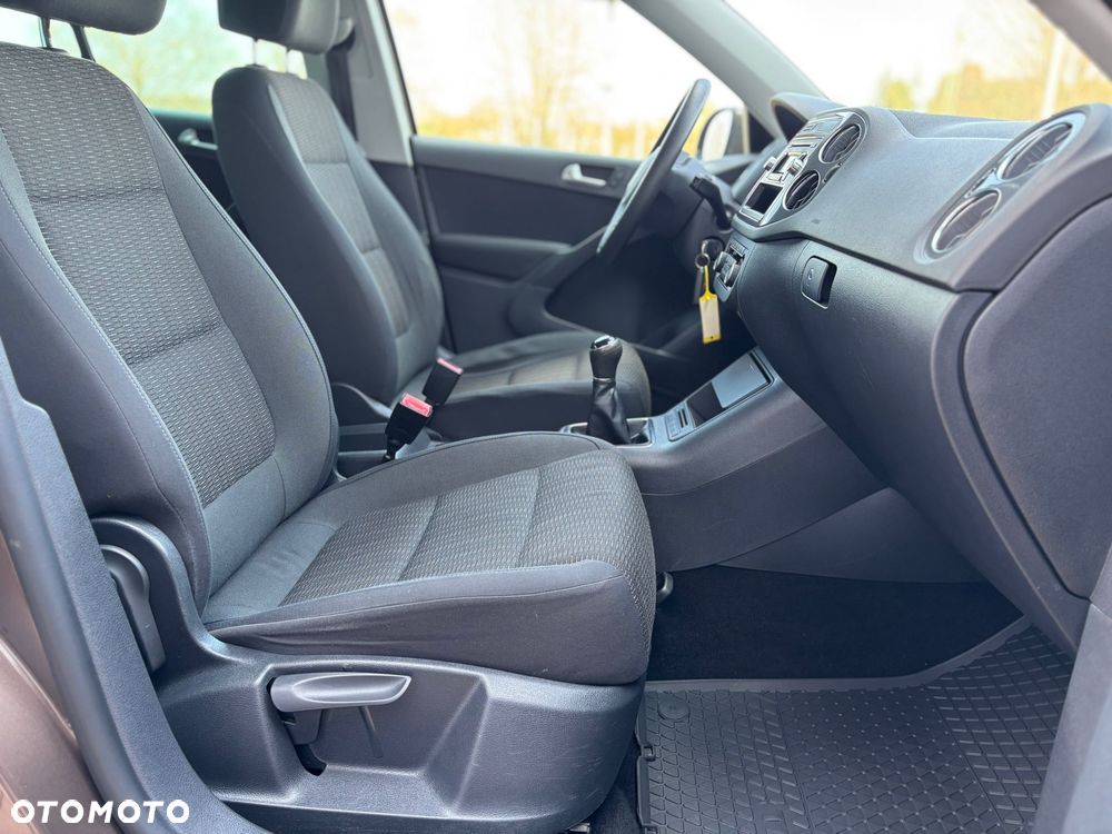 Volkswagen Tiguan 2.0 TDI DPF BlueMotion Technology Exclusive - 16