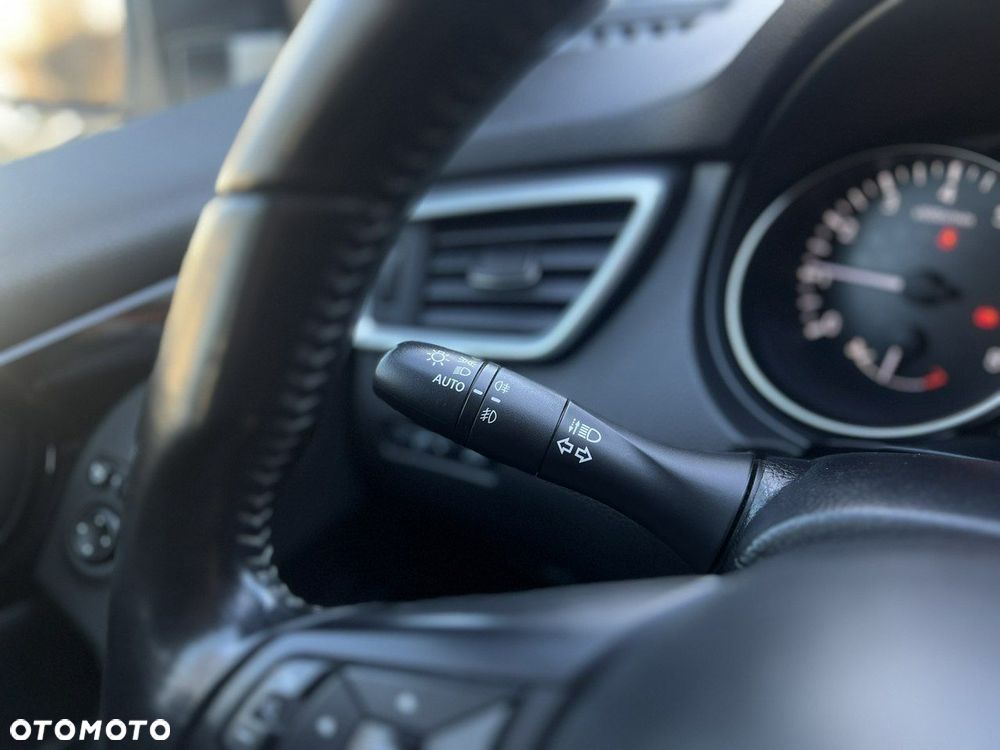 Nissan Qashqai 1.3 DIG-T N-Connecta EU6d - 33