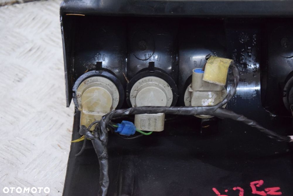 JEEP GRAND CHEROKEE ZJ LAMPA LEWA TYŁ - 7