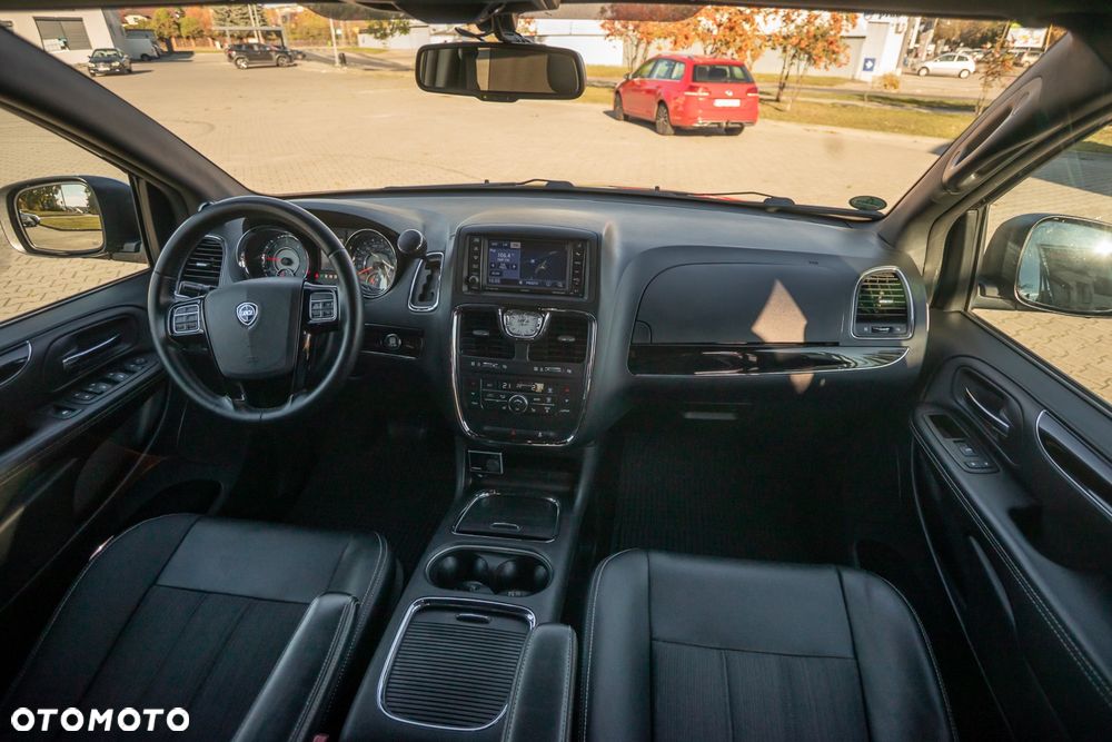Lancia Voyager 2.8 Multijet 16v Platinum - 26