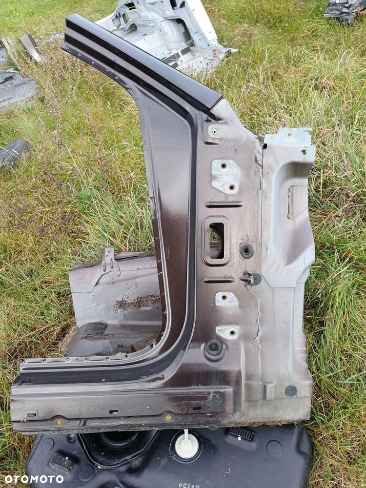 Thema II słupek próg prawy przedni Chrysler 300C II - 1