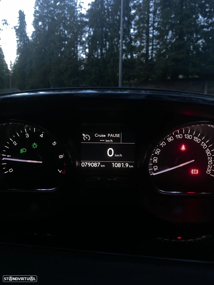 Peugeot 2008 1.2 PureTech GT Line - 11