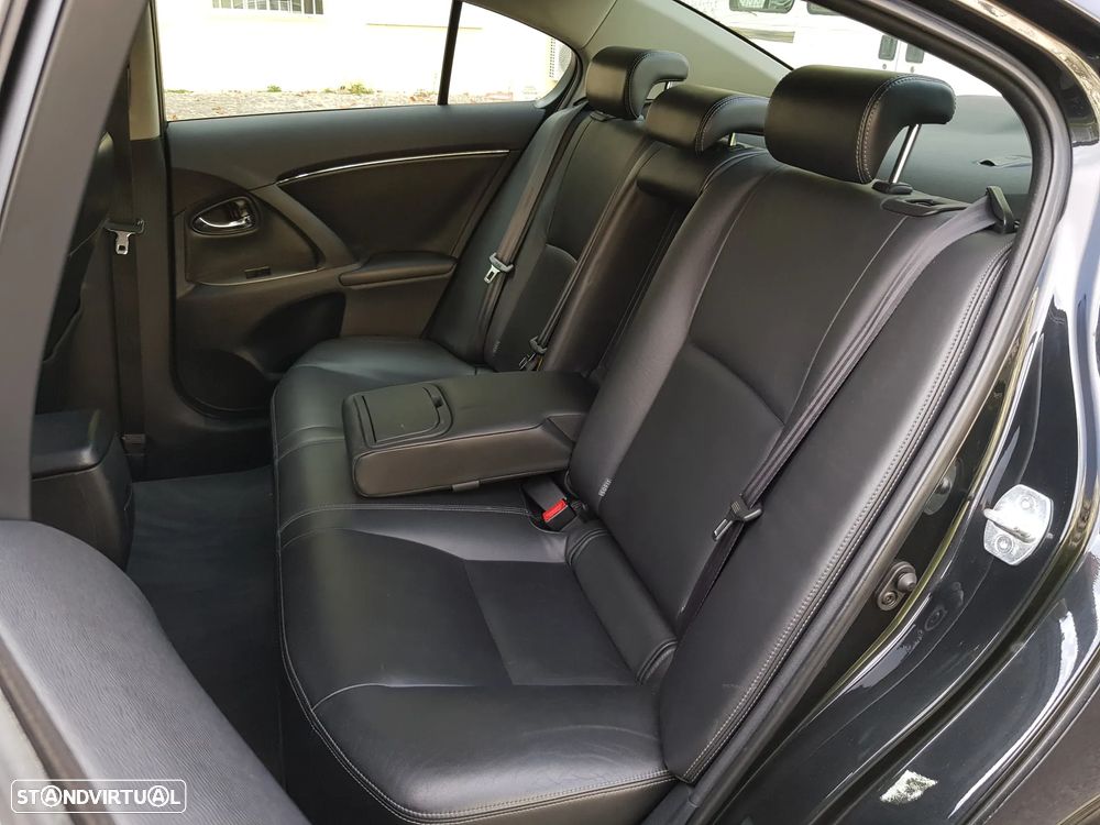 Toyota Avensis SD 2.0 D-4D Exclusive +Pele+GPS - 26