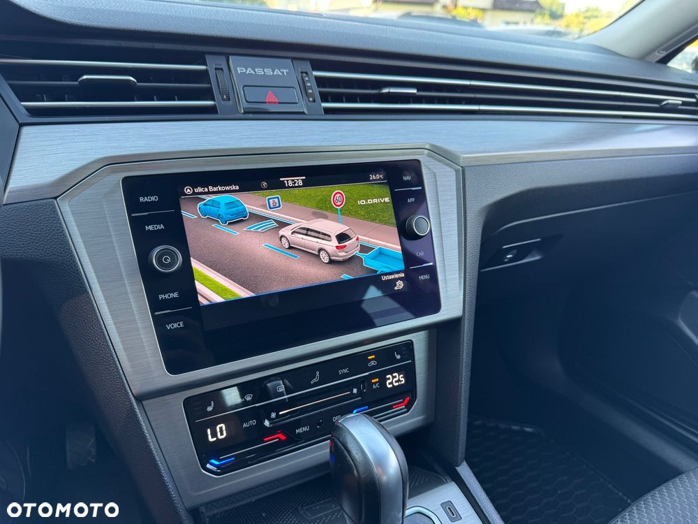 Volkswagen Passat Variant 2.0 TDI SCR DSG Elegance - 30