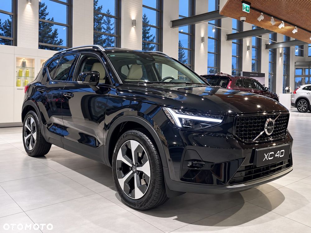 Volvo XC 40 B3 Ultra Dark - 4