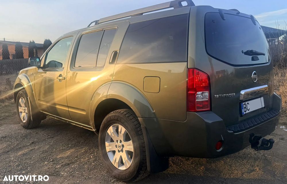 Nissan Pathfinder - 4
