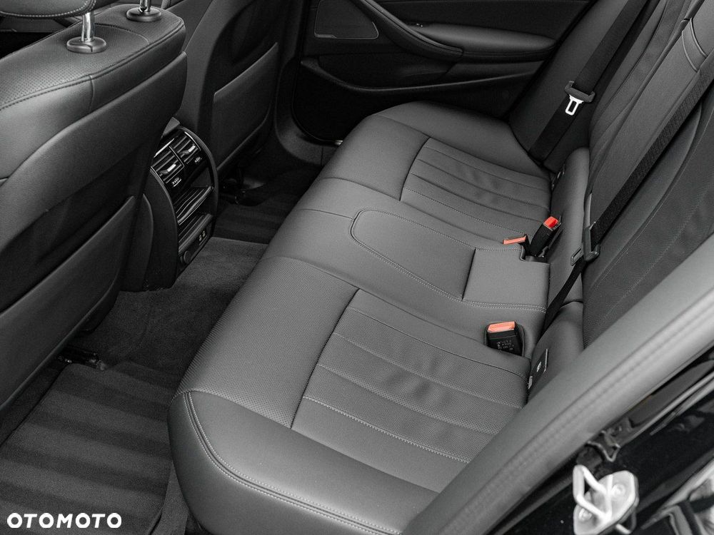 BMW Seria 5 - 25