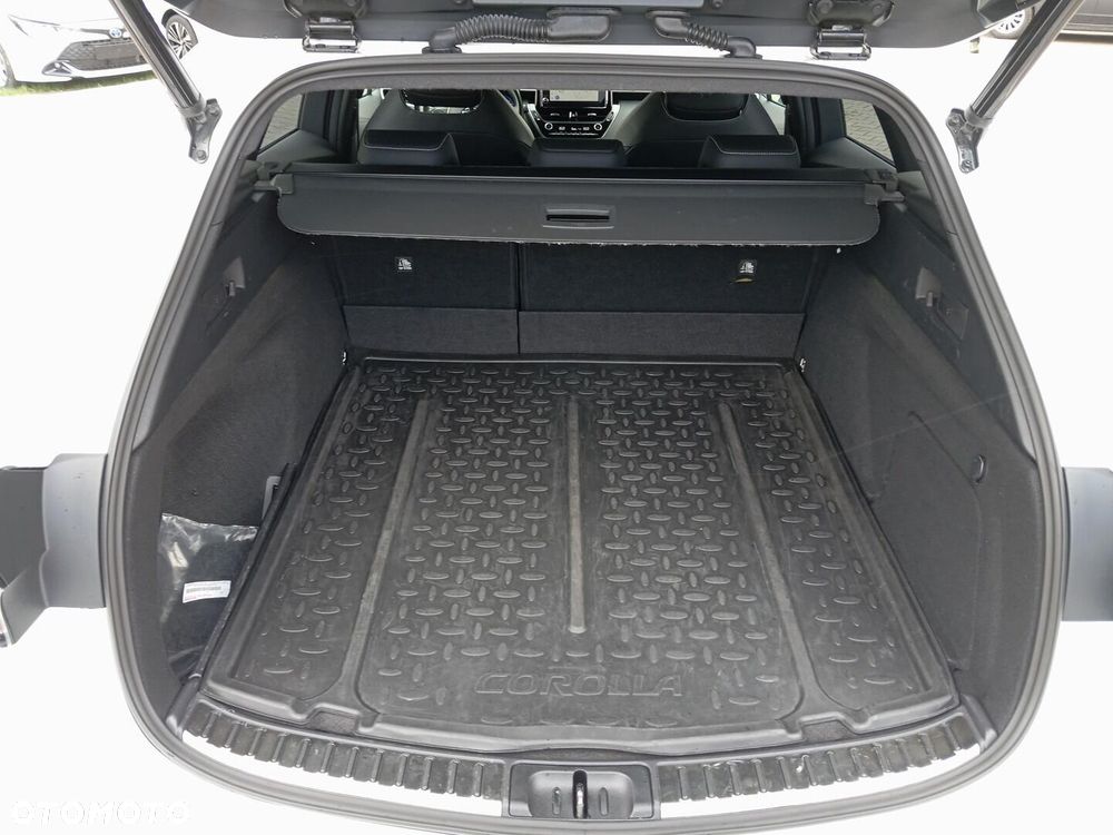 Toyota Corolla 2.0 Hybrid Executive - 17