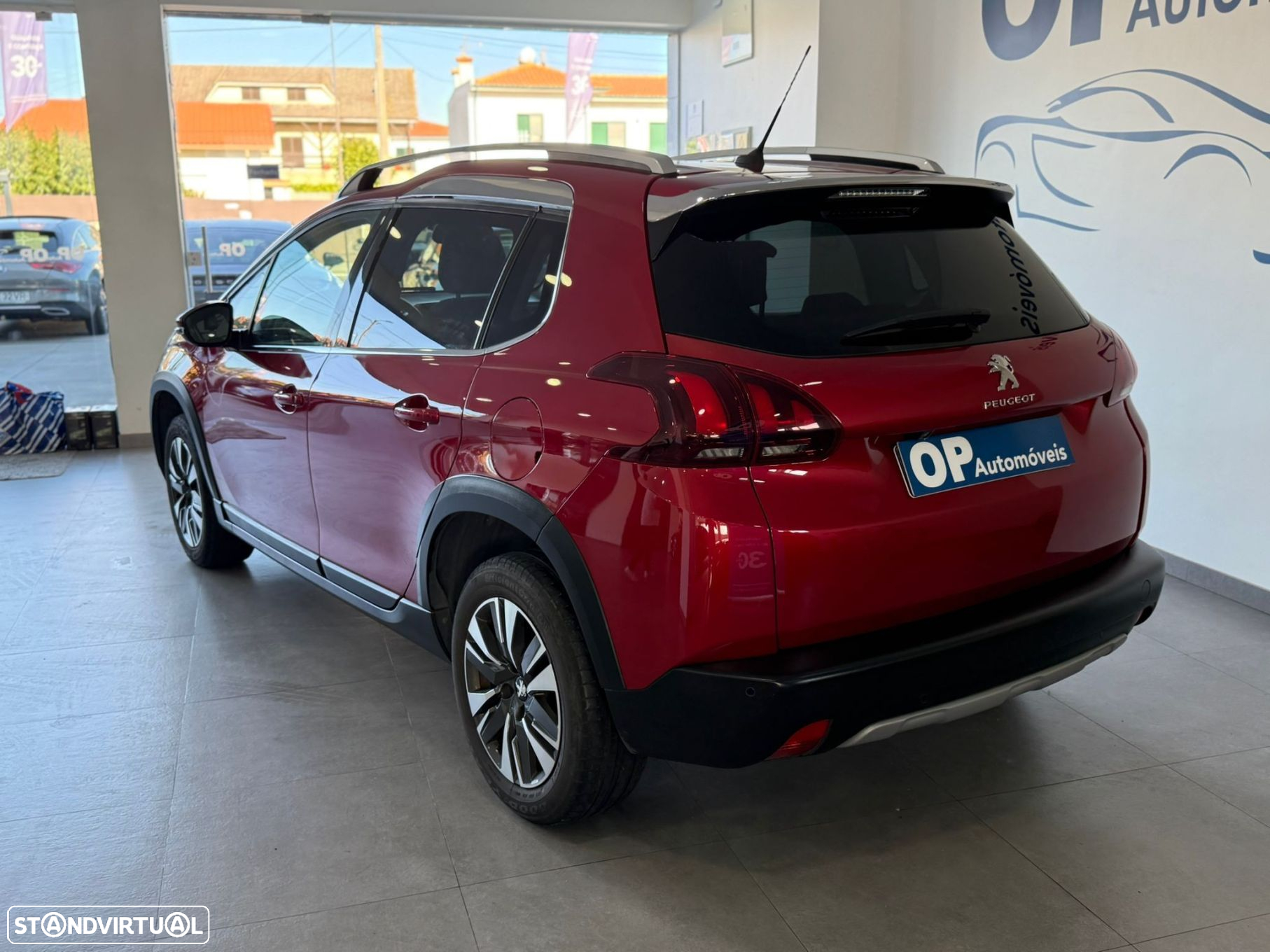Peugeot 2008 1.2 PureTech Allure - 3