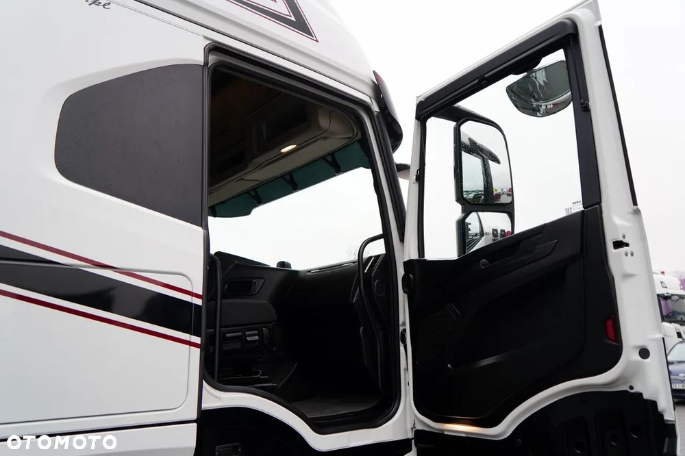 Iveco S-WAY / 510 / RETARDER / KLIMA POSTOJOWA / CAŁA NA PODUSZKACH - 34