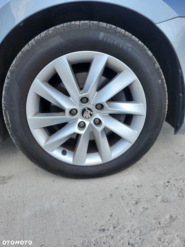 Skoda Superb 2.0 TDI SCR L&K DSG - 17