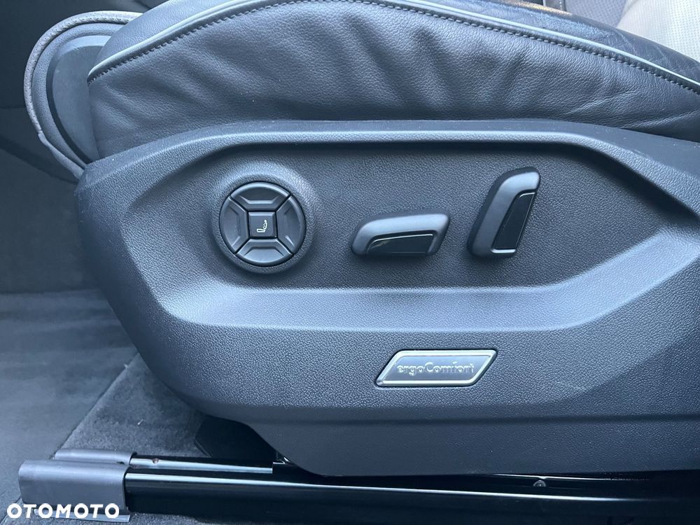 Volkswagen Touareg - 17