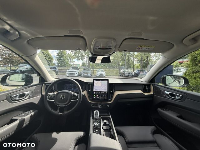 Volvo XC 60 B5 B AWD Plus Dark - 28