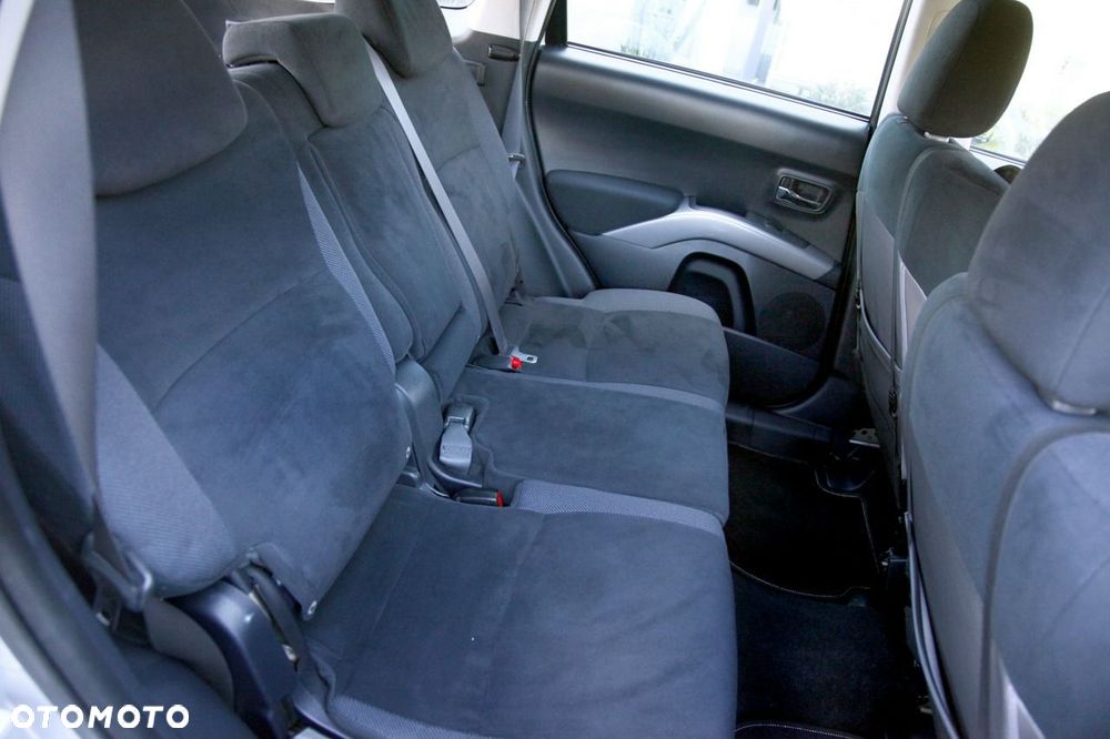 Mitsubishi Outlander - 17