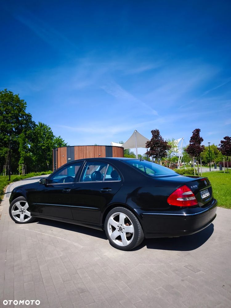 Mercedes-Benz Klasa E 320 CDI T Avantgarde - 19