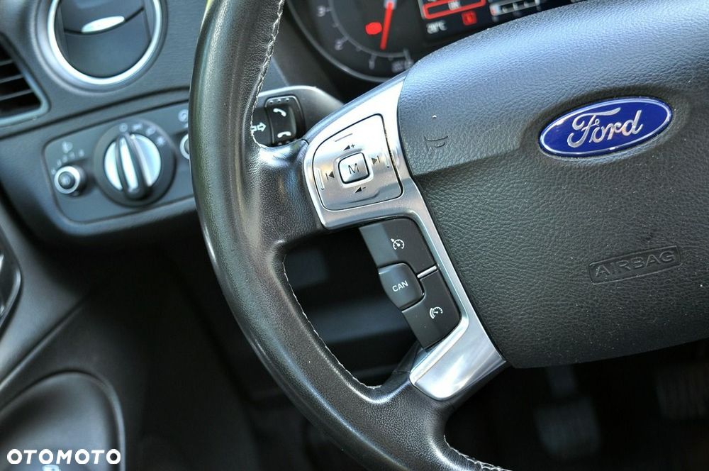 Ford S-Max 2.0 TDCi DPF Titanium - 13