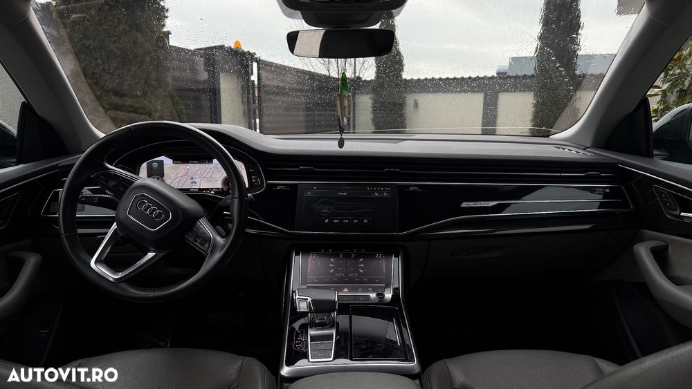 Audi Q8 - 8